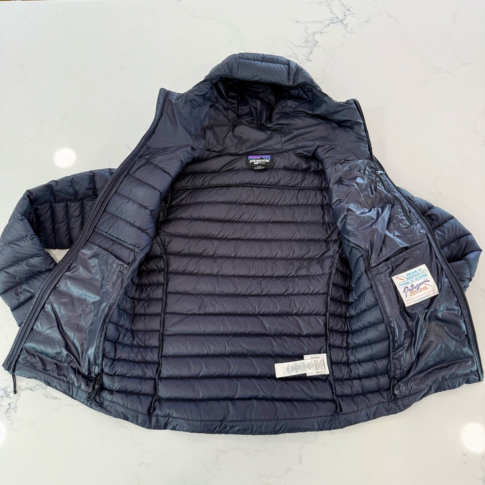 Patagonia Men’s Down Sweater Hoody – Black – Size Small (84702) - Picture 3 of 7